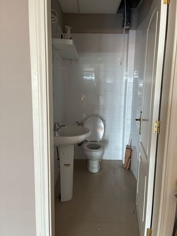 1 makuuhuone Kaupallinen vuokrattavana paikassa Corralejo, La Oliva - 2 600 € (Ref: 9500274)