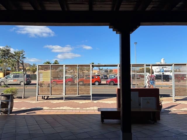 1 makuuhuone Kaupallinen vuokrattavana paikassa Corralejo, La Oliva - 2 600 € (Ref: 9500274)