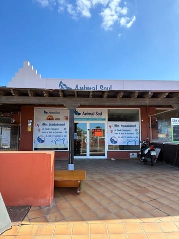 1 makuuhuone Kaupallinen vuokrattavana paikassa Corralejo, La Oliva - 2 600 € (Ref: 9500274)