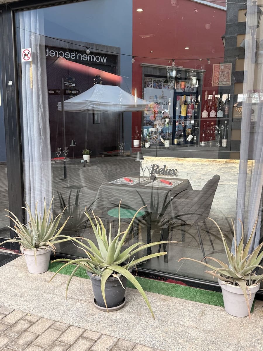 Commercial for sale in Corralejo with garage - € 165,000 (Ref: 9500707)