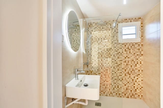 2 Zimmer Apartment zu verkaufen in Corralejo, La Oliva mit Pool - 248.000 € (Ref: 9535228)