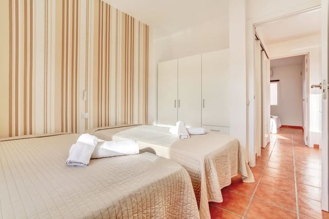 2 Zimmer Apartment zu verkaufen in Corralejo, La Oliva mit Pool - 248.000 € (Ref: 9535228)