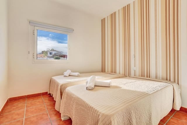 2 Zimmer Apartment zu verkaufen in Corralejo, La Oliva mit Pool - 248.000 € (Ref: 9535228)