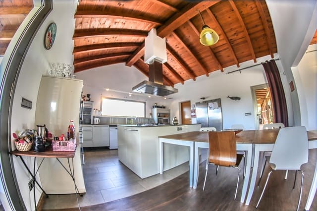 6 slaapkamer Villa te koop in Lajares, La Oliva met zwembad garage - € 2.100.000 (Ref: 9542416)