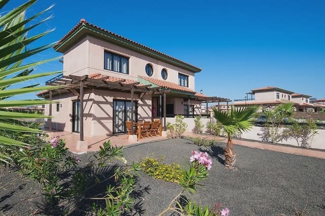3 Zimmer Villa zu verkaufen in Lajares, La Oliva mit Pool Garage - 245.000 € (Ref: 9638874)