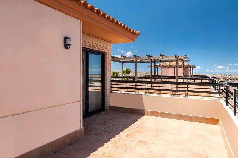 2 bedroom Villa for sale in Lajares with pool garage - € 205,000 (Ref: 9638875)