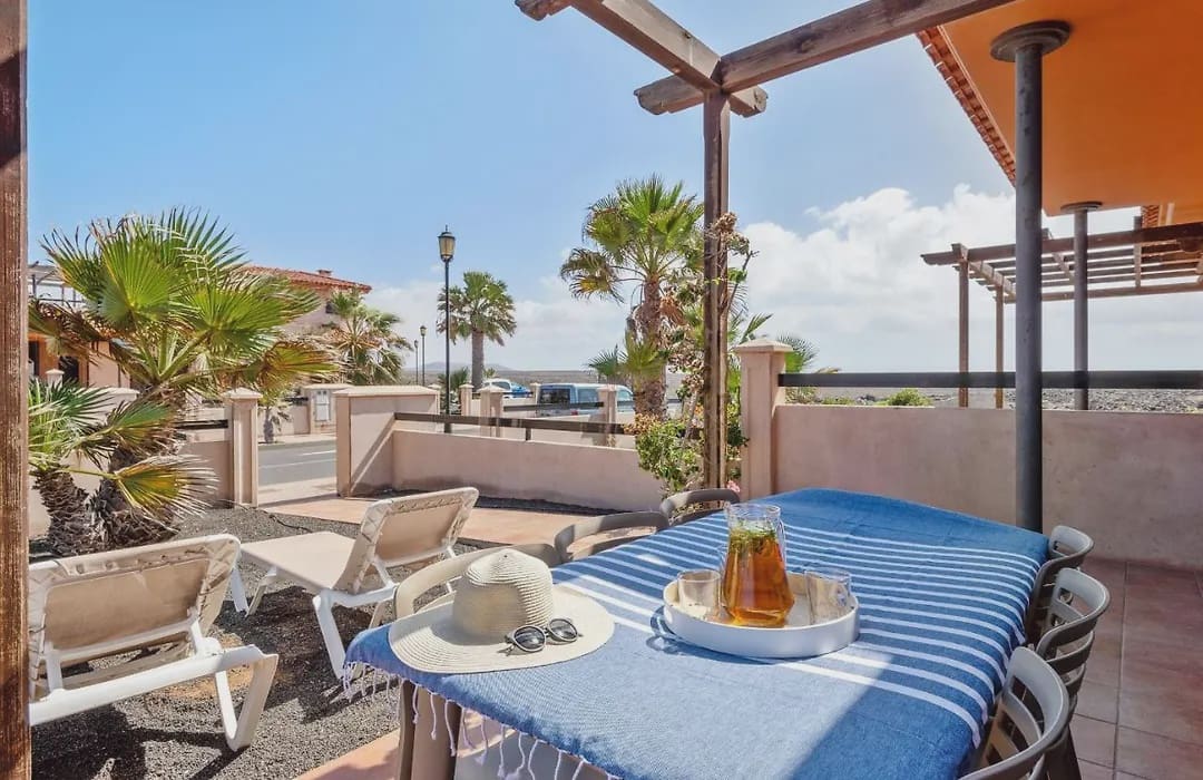2 Zimmer Villa zu verkaufen in Lajares mit Pool Garage - 220.000 € (Ref: 9638875)