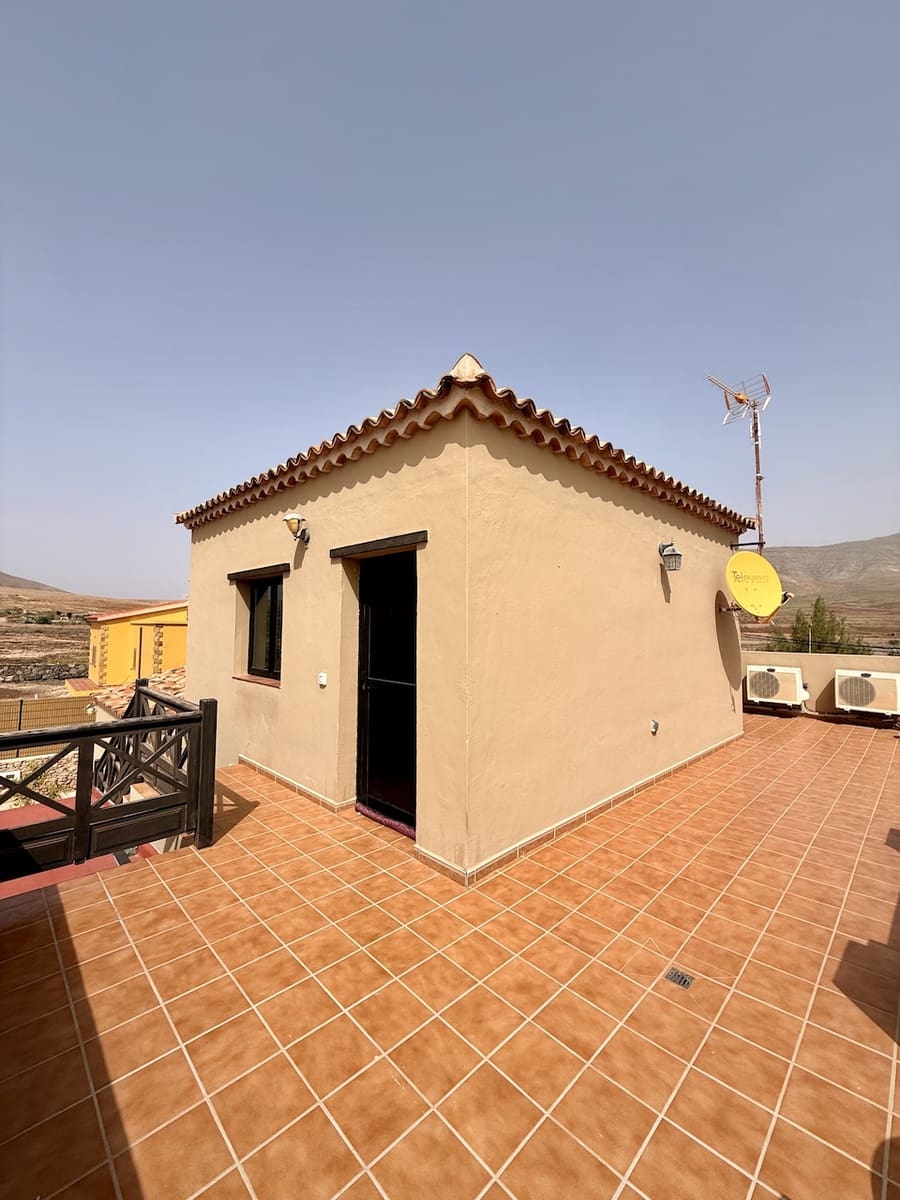 4 makuuhuone Huvila myytävänä paikassa Casillas del Angel mukana uima-altaan 
autotalli - 600 000 € (Ref: 9685890)