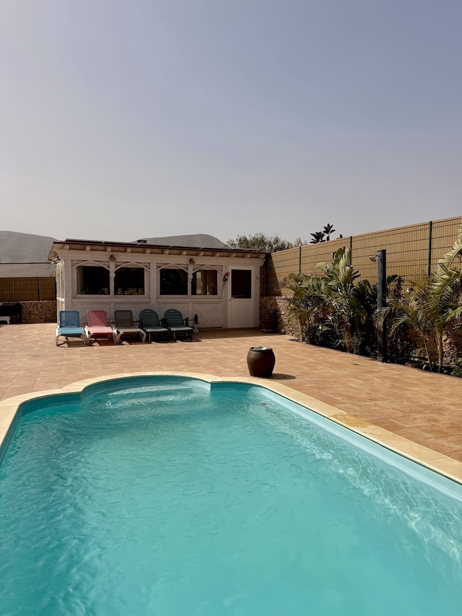 4 makuuhuone Huvila myytävänä paikassa Casillas del Angel mukana uima-altaan 
autotalli - 600 000 € (Ref: 9685890)