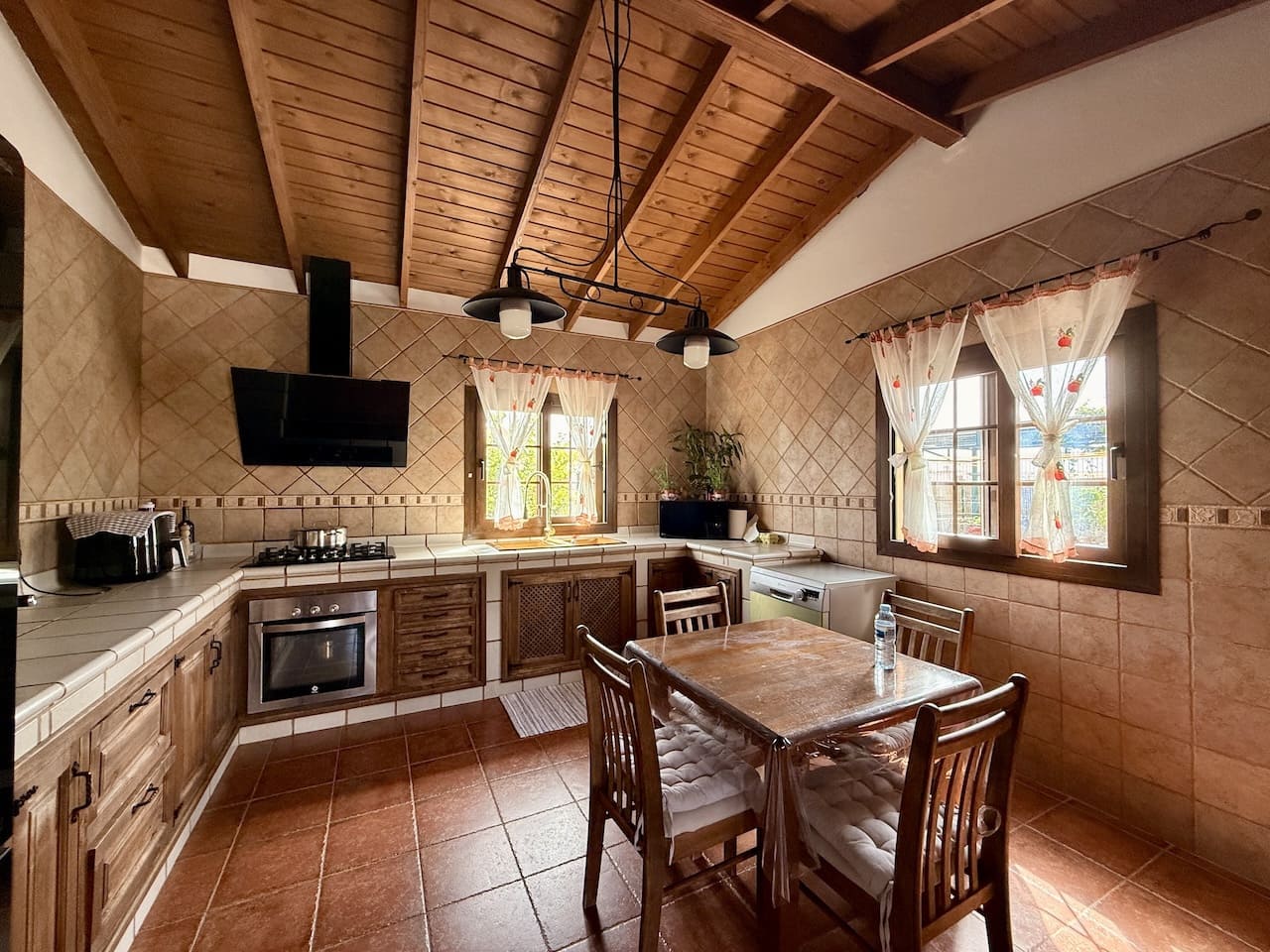 4 makuuhuone Huvila myytävänä paikassa Casillas del Angel mukana uima-altaan 
autotalli - 600 000 € (Ref: 9685890)