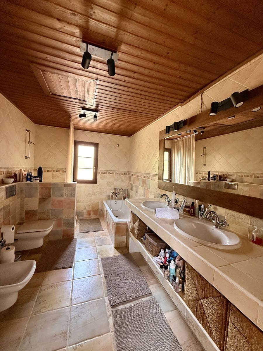 4 soveværelse Villa til salg i Casillas del Angel med swimmingpool garage - € 550.000 (Ref: 9685890)