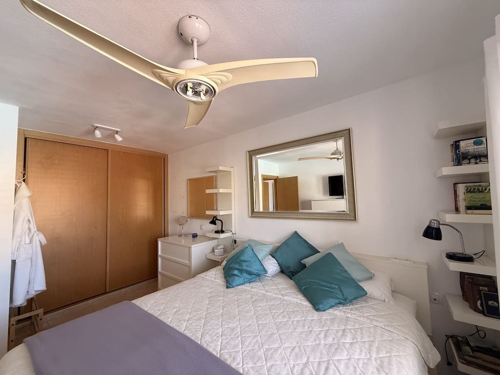 2 bedroom Apartment for sale in Corralejo with pool - € 349,000 (Ref: 9723592)