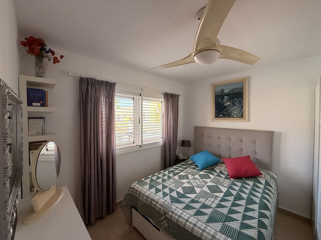 2 bedroom Apartment for sale in Corralejo with pool - € 349,000 (Ref: 9723592)