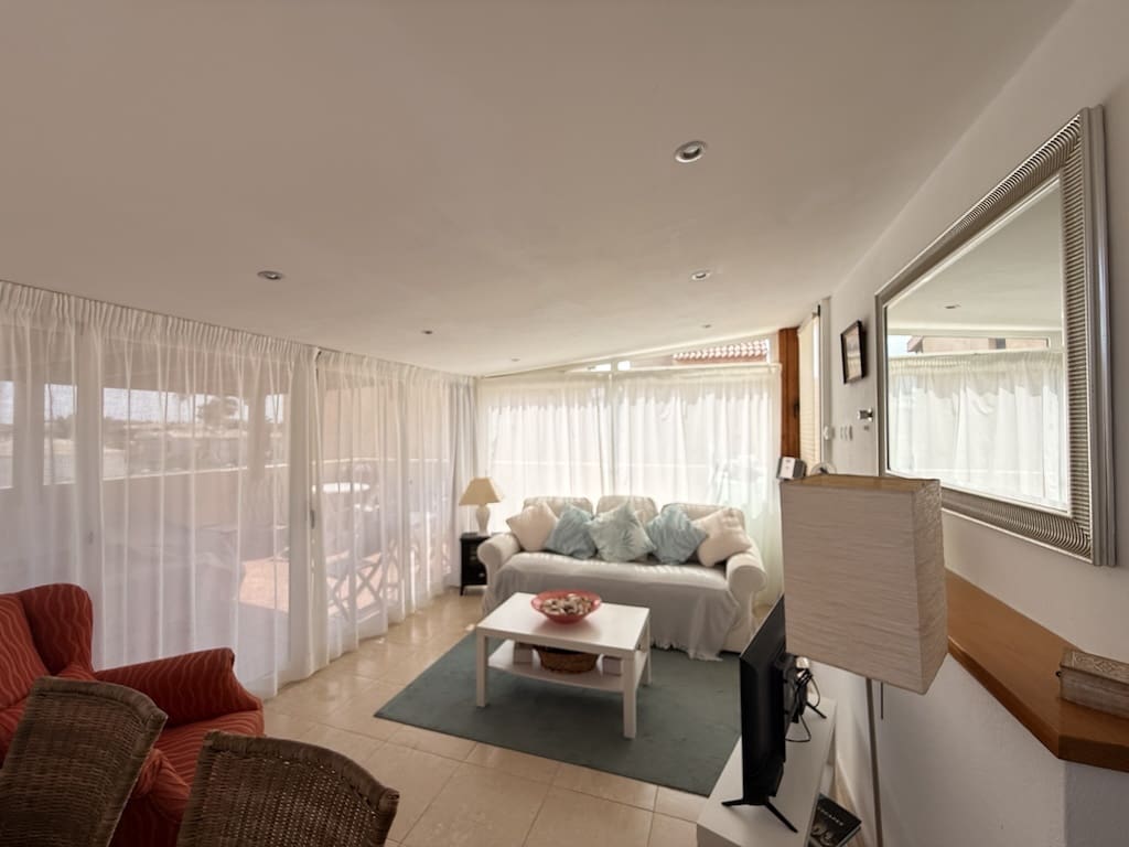 2 bedroom Apartment for sale in Corralejo with pool - € 349,000 (Ref: 9723592)