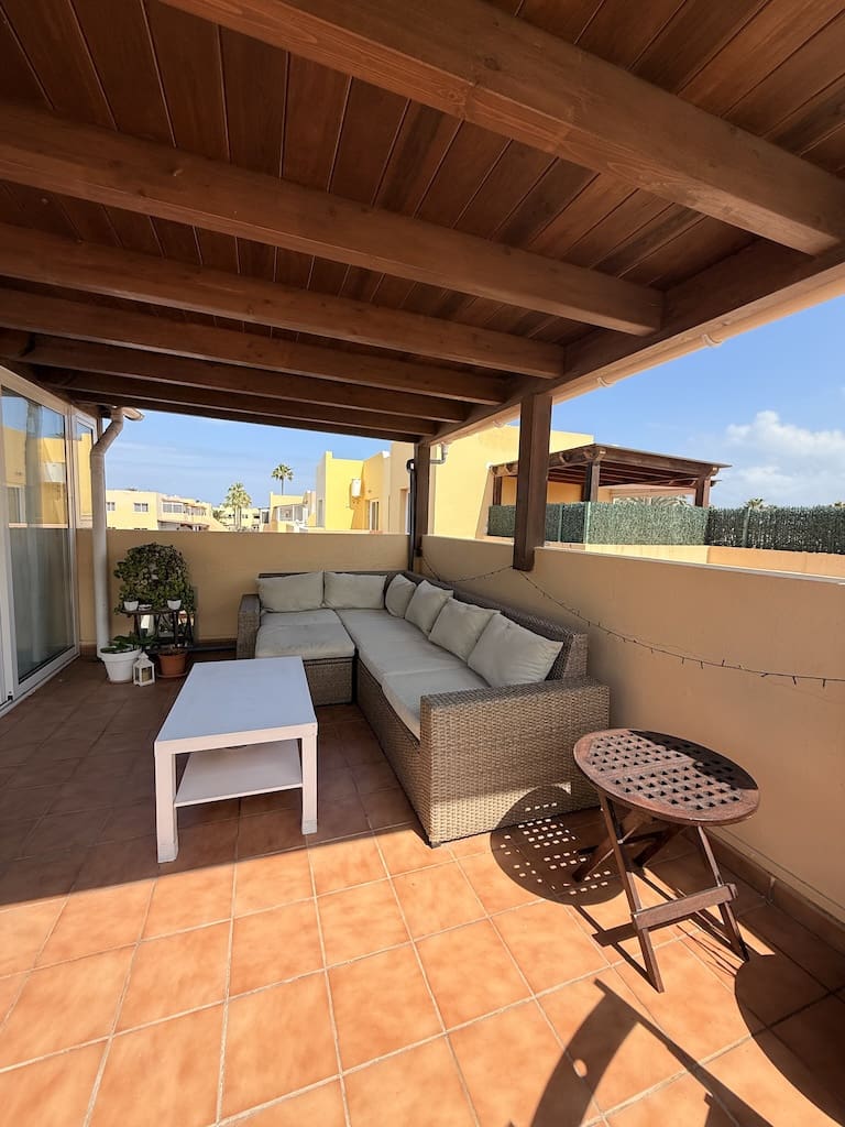 2 bedroom Apartment for sale in Corralejo with pool - € 349,000 (Ref: 9723592)