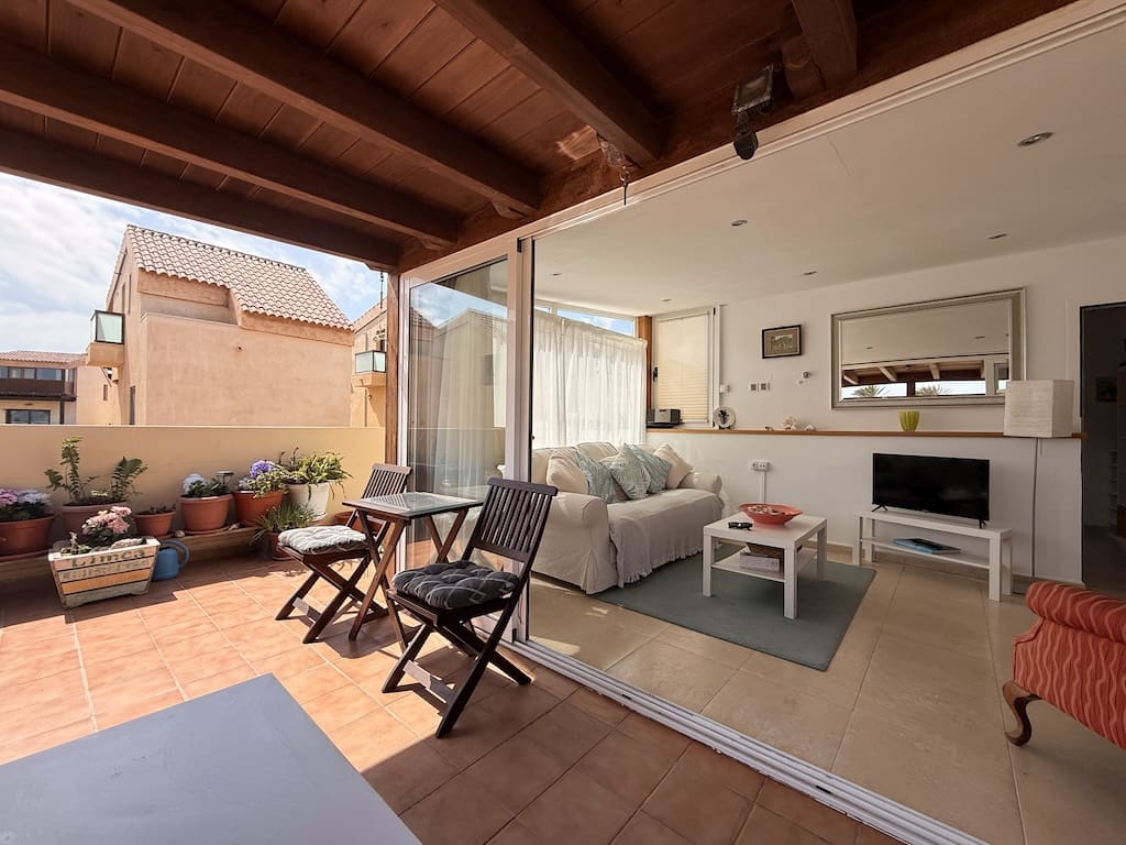 2 bedroom Apartment for sale in Corralejo with pool - € 349,000 (Ref: 9723592)