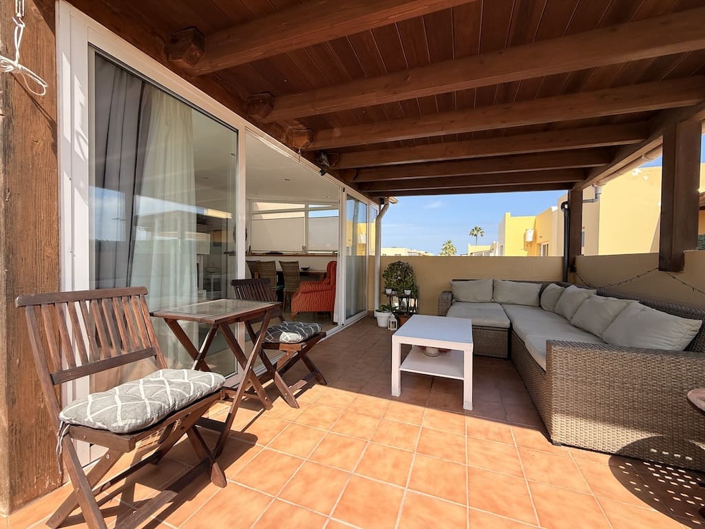 2 bedroom Apartment for sale in Corralejo with pool - € 349,000 (Ref: 9723592)