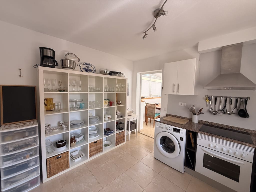 2 bedroom Apartment for sale in Corralejo with pool - € 349,000 (Ref: 9723592)