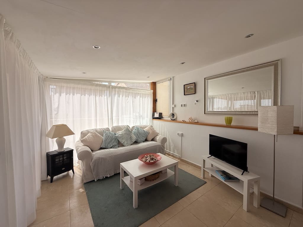2 bedroom Apartment for sale in Corralejo with pool - € 349,000 (Ref: 9723592)