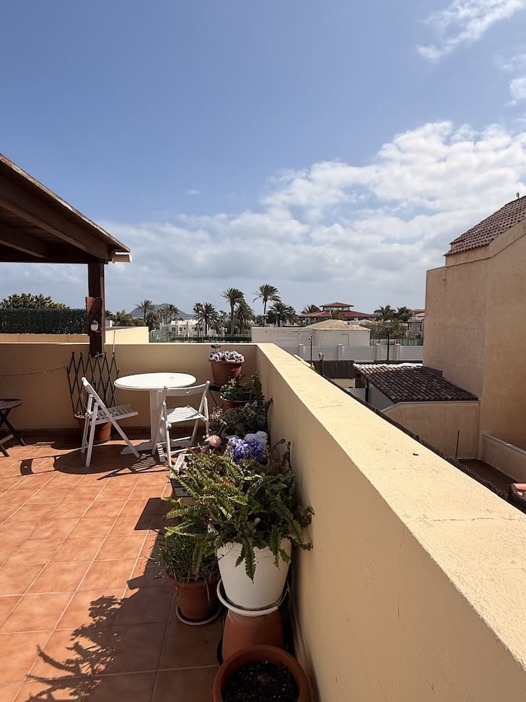 2 bedroom Apartment for sale in Corralejo with pool - € 349,000 (Ref: 9723592)