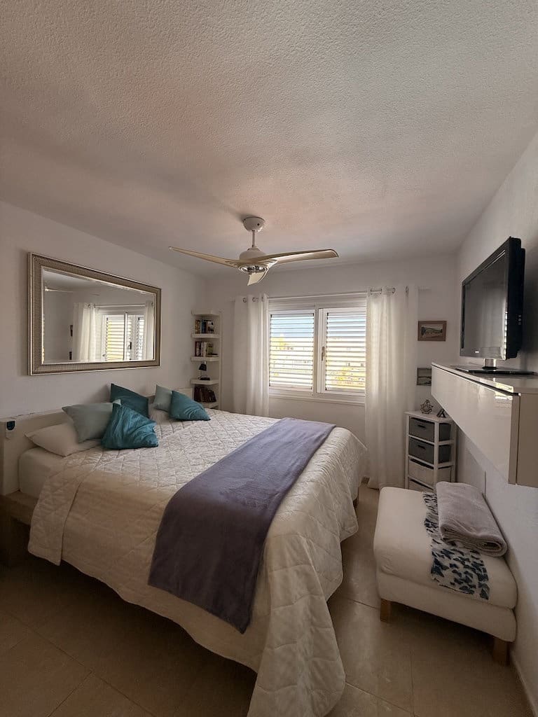 2 bedroom Apartment for sale in Corralejo with pool - € 349,000 (Ref: 9723592)
