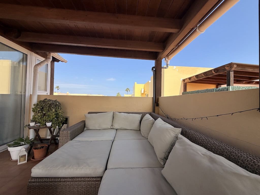 2 bedroom Apartment for sale in Corralejo with pool - € 349,000 (Ref: 9723592)