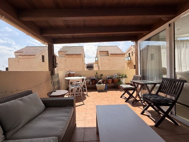 2 sovrum Lägenhet till salu i Corralejo, La Oliva med pool - 349 000 € (Ref: 9723592)