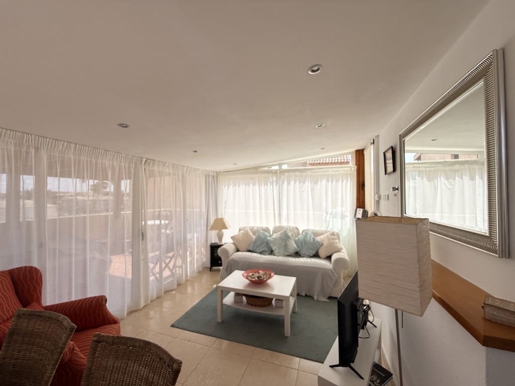 2 bedroom Apartment for sale in Corralejo with pool - € 349,000 (Ref: 9723592)