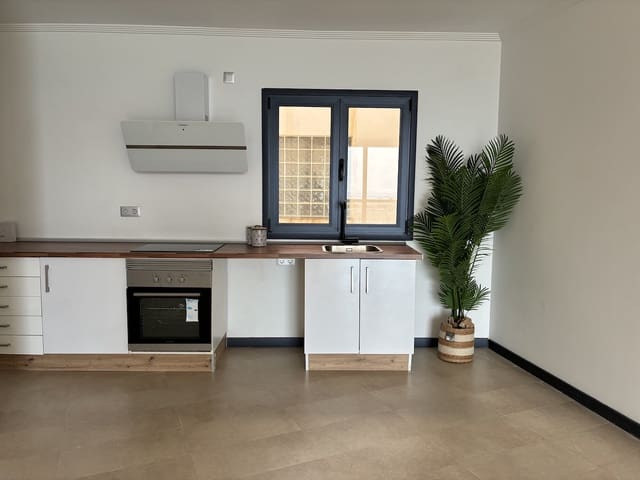 2 Zimmer Apartment zu verkaufen in El Cotillo, La Oliva mit Pool Garage - 342.950 € (Ref: 9731185)