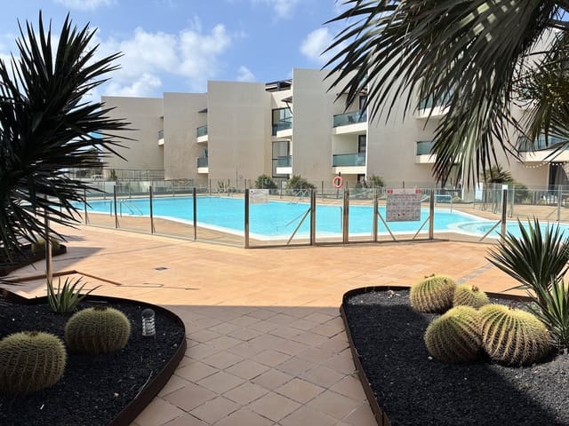 2 Zimmer Apartment zu verkaufen in El Cotillo, La Oliva mit Pool Garage - 342.950 € (Ref: 9731185)