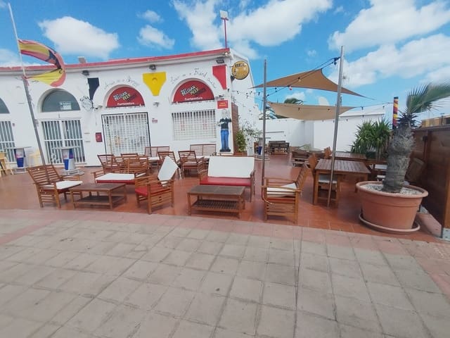 Gewerbe zu verkaufen in Corralejo, La Oliva - 350.000 € (Ref: 9733671)