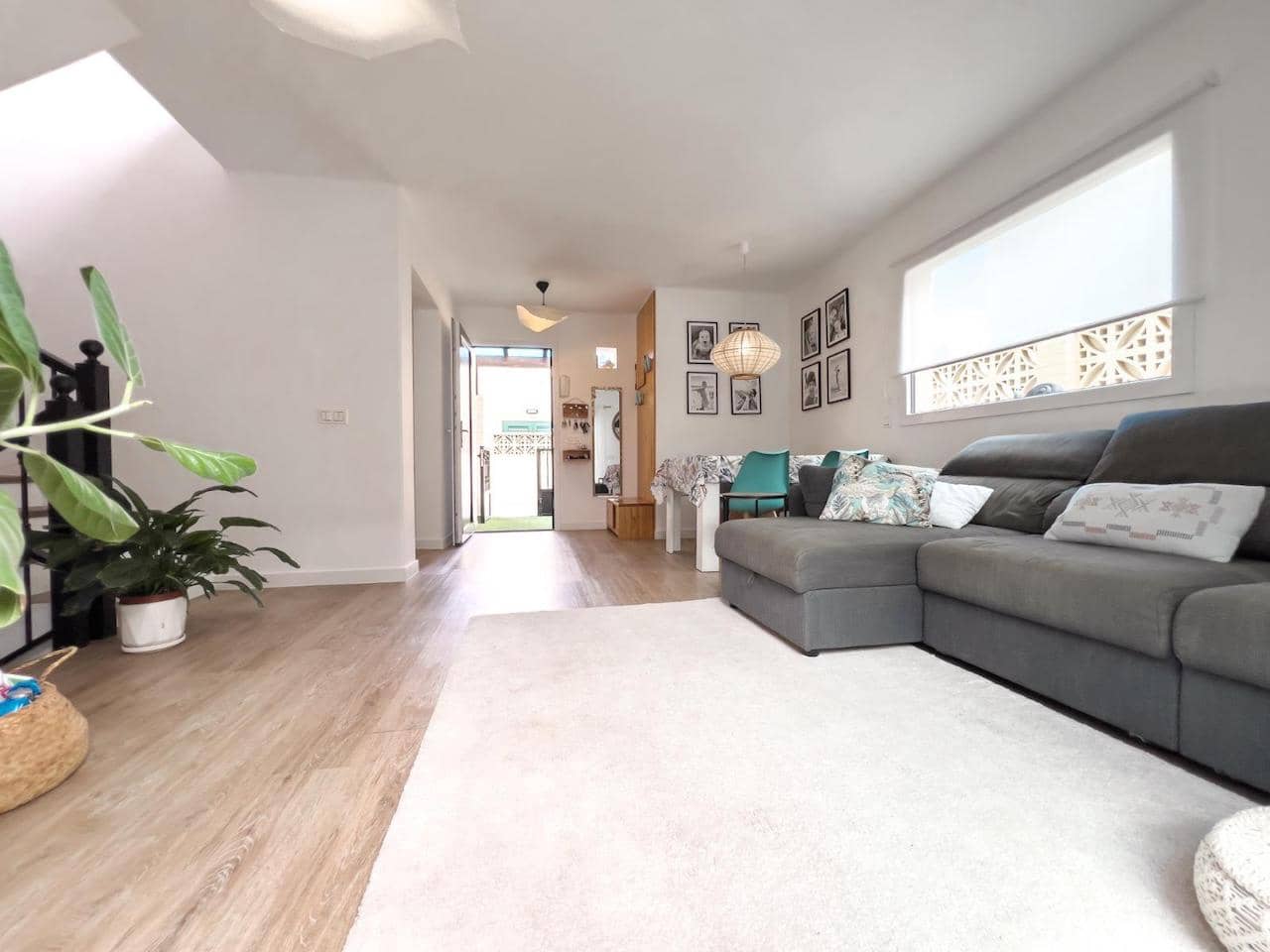 3 bedroom Villa for sale in Corralejo with garage - € 459,000 (Ref: 9789716)