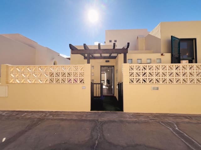 3 sypialnia Willa na sprzedaż w Corralejo, La Oliva z garażem - 459 000 € (Ref: 9789716)