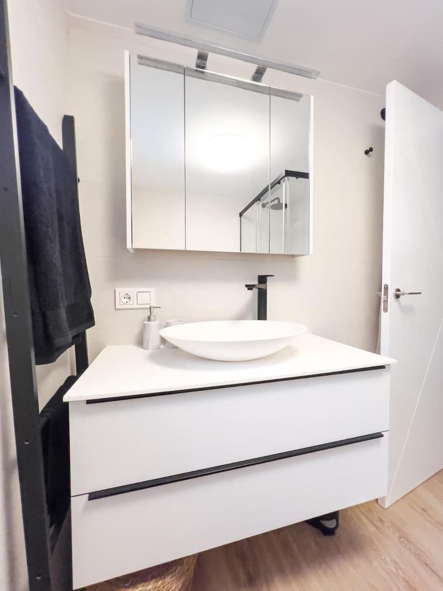 3 bedroom Villa for sale in Corralejo with garage - € 459,000 (Ref: 9789716)