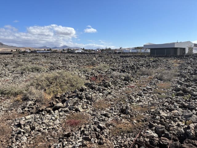 Terre non Aménagée à vendre à Lajares, La Oliva - 385 000 € (Ref: 9850442)
