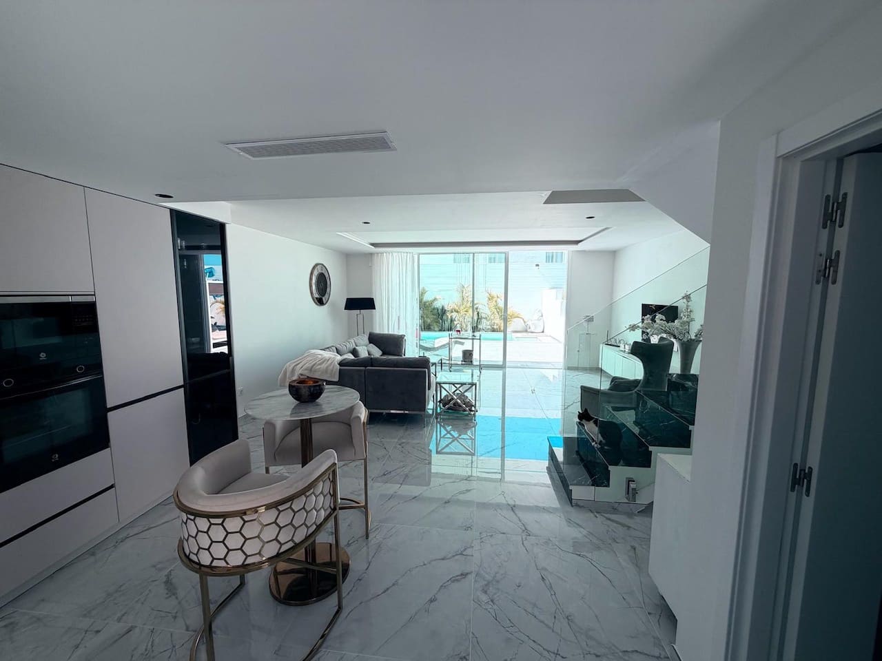 3 bedroom Apartment for sale in Corralejo with pool garage - € 449,000 (Ref: 9860896)