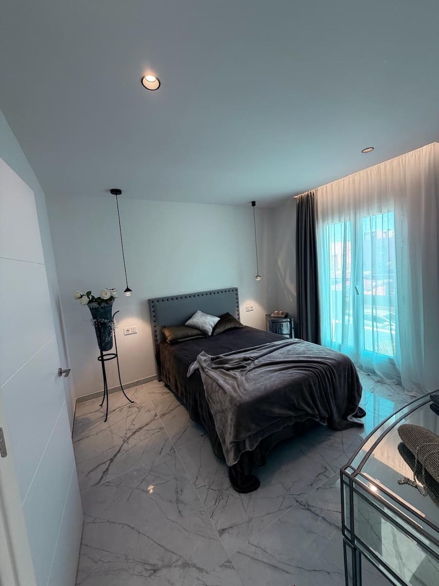 3 bedroom Apartment for sale in Corralejo with pool garage - € 449,000 (Ref: 9860896)