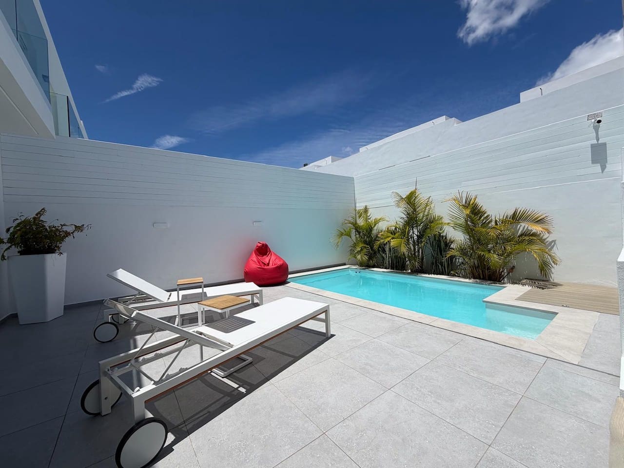 3 bedroom Apartment for sale in Corralejo with pool garage - € 449,000 (Ref: 9860896)