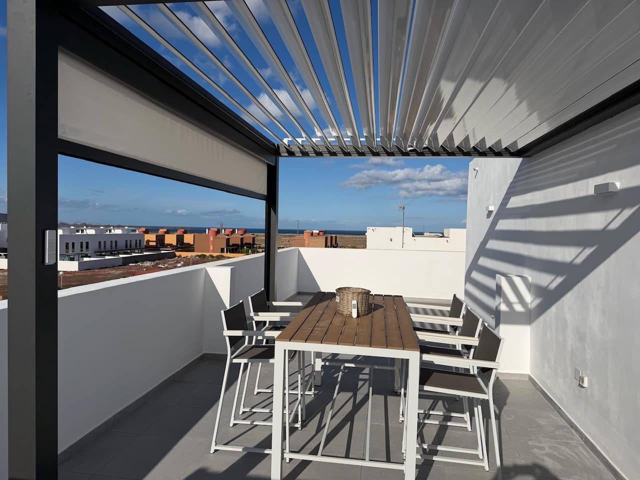 3 bedroom Apartment for sale in Corralejo with pool garage - € 449,000 (Ref: 9860896)