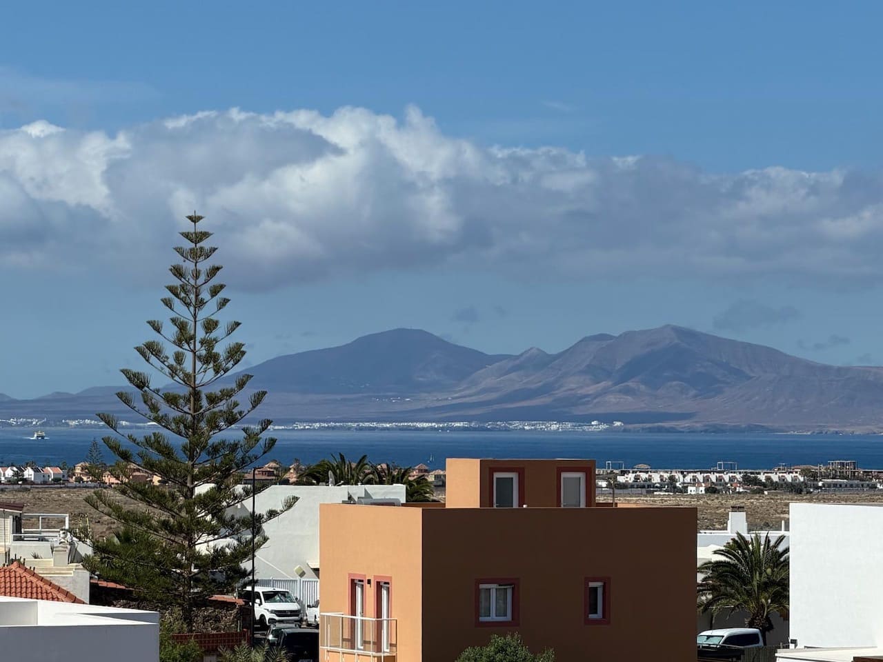 3 bedroom Apartment for sale in Corralejo with pool garage - € 449,000 (Ref: 9860896)