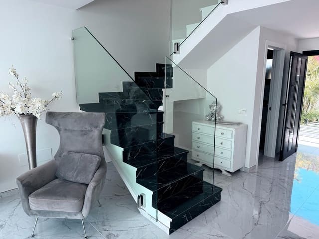 3 sypialnia Apartament na sprzedaż w Corralejo, La Oliva z basenem garażem - 449 000 € (Ref: 9860896)