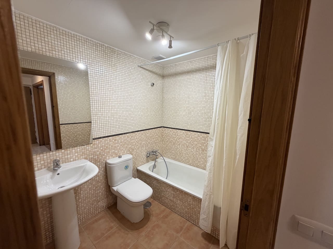 4 soveværelse Villa til salg i Corralejo med swimmingpool garage - € 450.000 (Ref: 9879837)