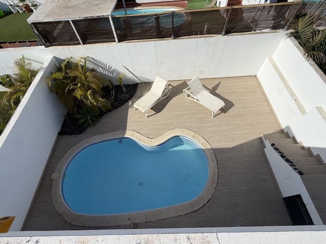4 sypialnia Willa na sprzedaż w Corralejo, La Oliva z basenem garażem - 450 000 € (Ref: 9879837)