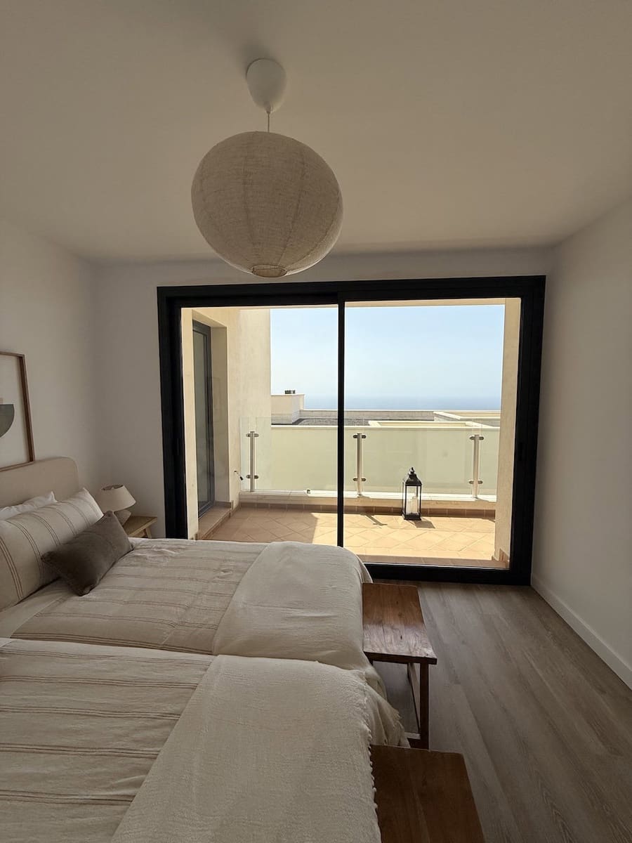 2 soveværelse Lejlighed til salg i Caleta de Fuste med swimmingpool garage - € 275.000 (Ref: 9879927)