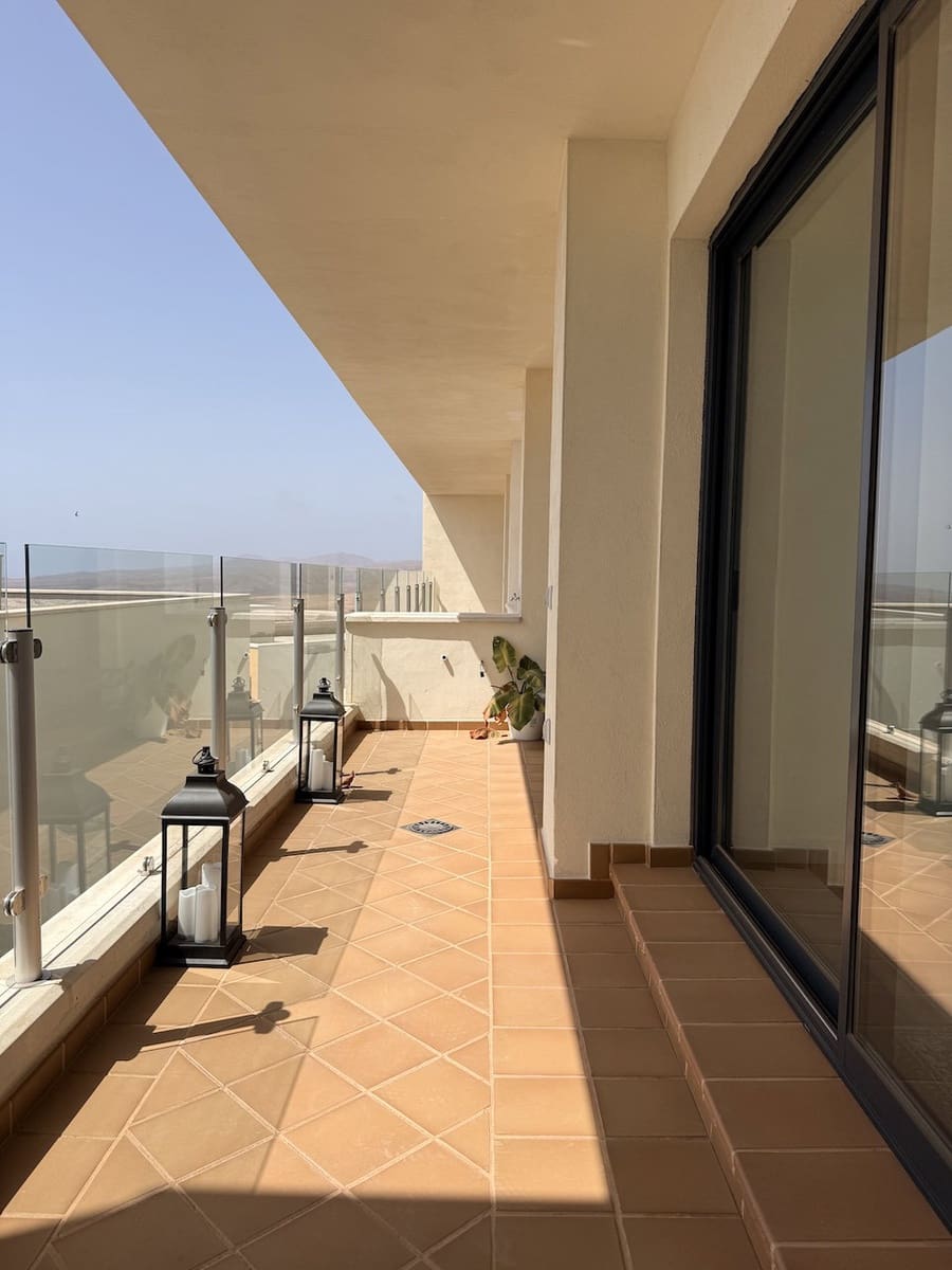 2 soveværelse Lejlighed til salg i Caleta de Fuste med swimmingpool garage - € 275.000 (Ref: 9879927)