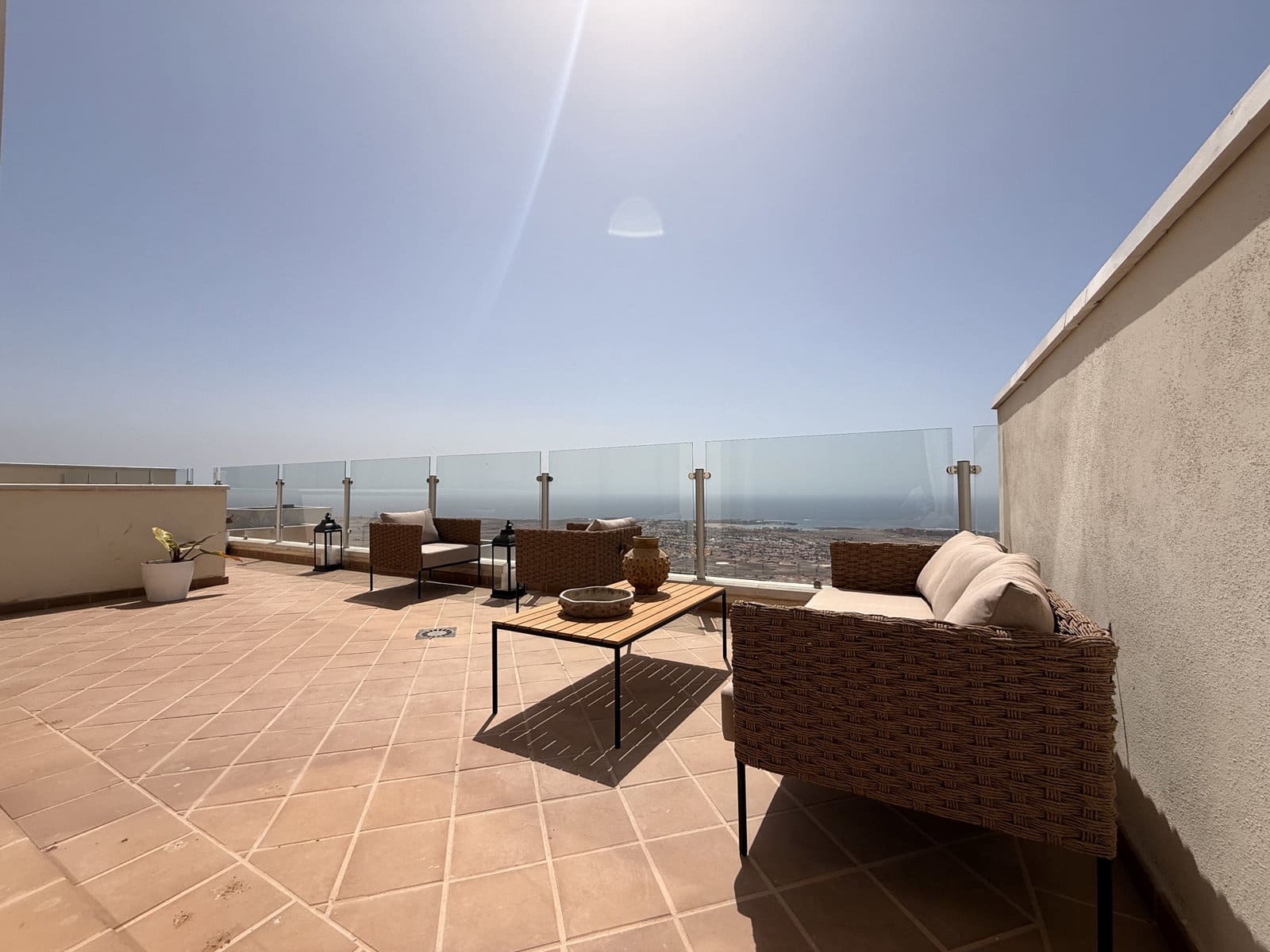 3 sypialnia Apartament na sprzedaż w Caleta de Fuste z basenem garażem - 290 000 € (Ref: 9879928)