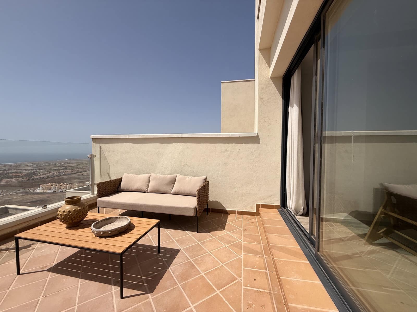 3 sypialnia Apartament na sprzedaż w Caleta de Fuste z basenem garażem - 290 000 € (Ref: 9879928)