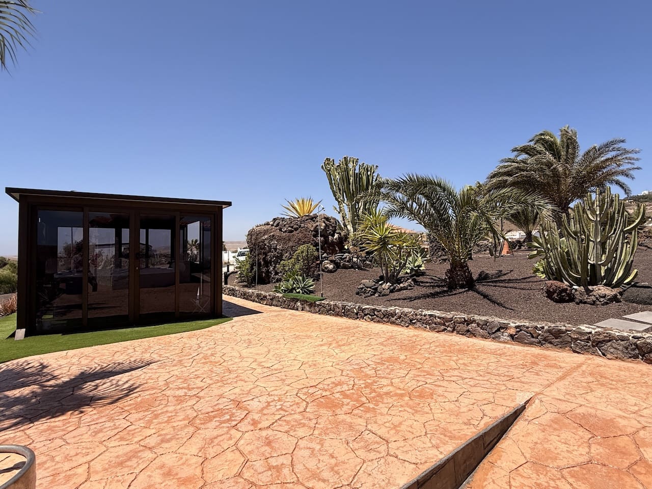 2 bedroom Villa for sale in Parque Holandes with garage - € 550,000 (Ref: 9902587)
