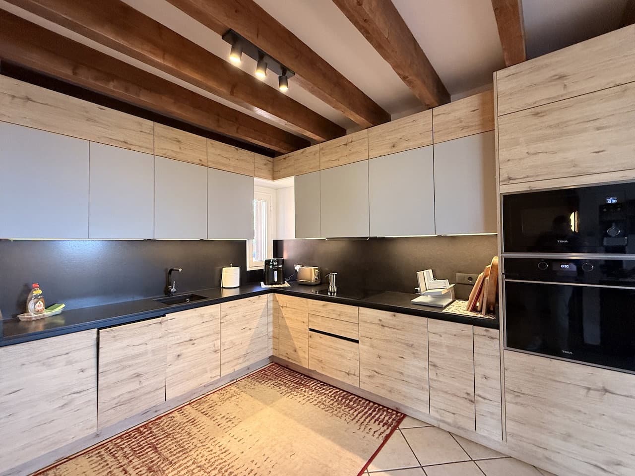 2 makuuhuone Huvila myytävänä paikassa Parque Holandes mukana 
autotalli - 550 000 € (Ref: 9902587)