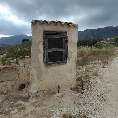5 soverom Grottehus til salgs i Hondón de las Nieves med garasje - € 170 000 (Ref: 10073322)